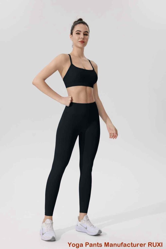 расклешенные леггинсы короткие