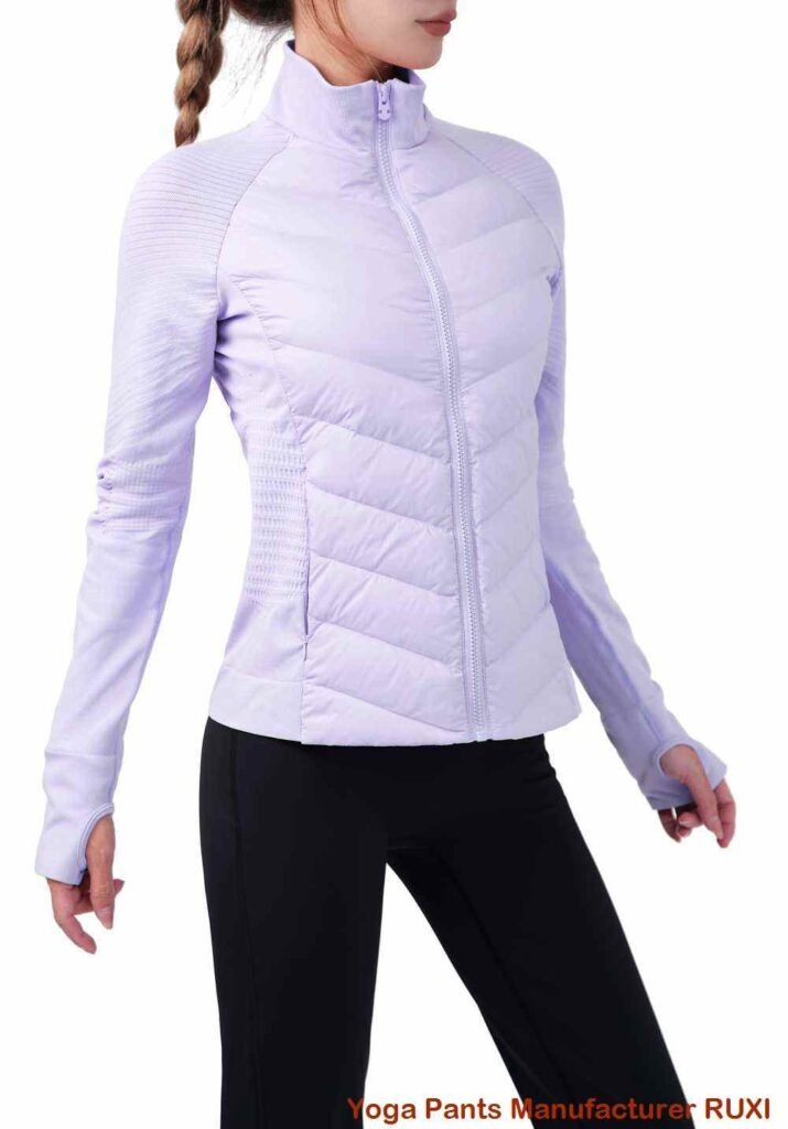 женщины в баскетбольных шортах